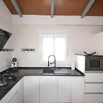 Con Piscina Privada Terraza Aire Acondicionado Сasa de vacaciones
