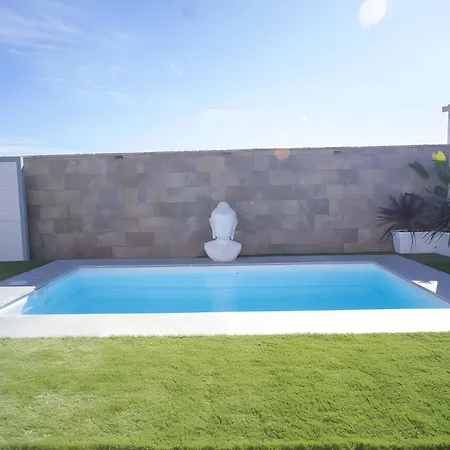 Con Piscina Privada Terraza Aire Acondicionado Holiday home *