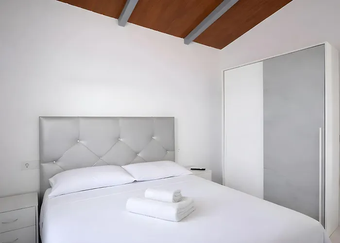 Con Piscina Privada Terraza Aire Acondicionado Nyaraló